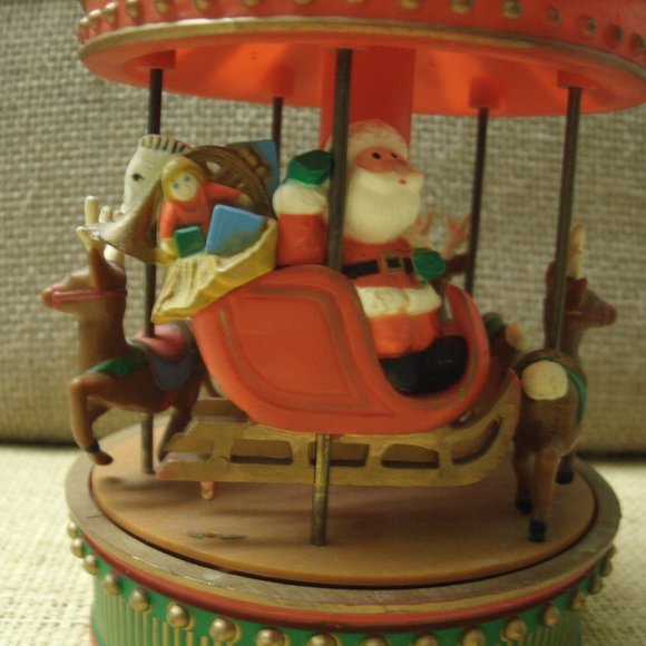 Vintage Hallmark Santa & Reindeer Carousel Music Box - Picture 10 of 16